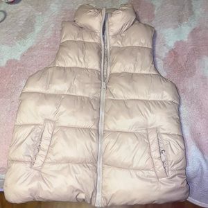 Old Navy puffer no sleeve!